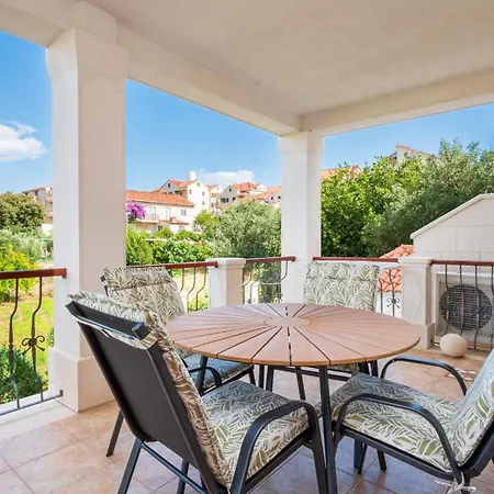 Sunny Retreat Supetar
