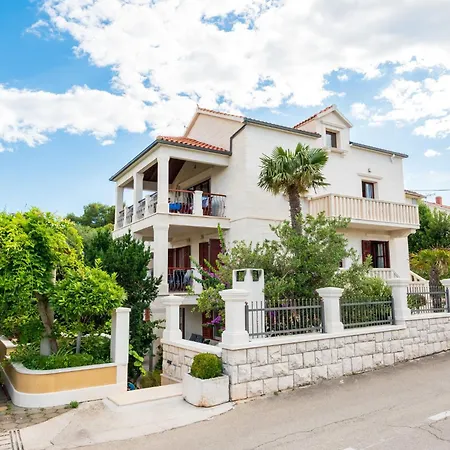 Sunny Retreat Apartman Supetar