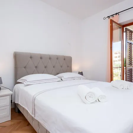 Sunny Retreat Apartman *