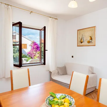 Sunny Retreat Apartman